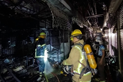 曼谷乍都市场突发大火！28家店铺遭殃