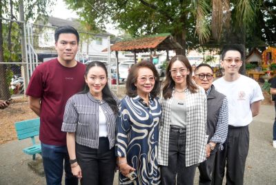 投票日见证，前总理佩通坦与家人按序号完成投票