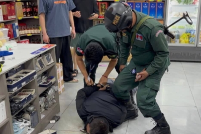 柬埔寨中国商犯困境：收入可观，却动荡不安