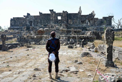 泰柬冲突重创柏威夏寺,千年古迹濒临坍塌