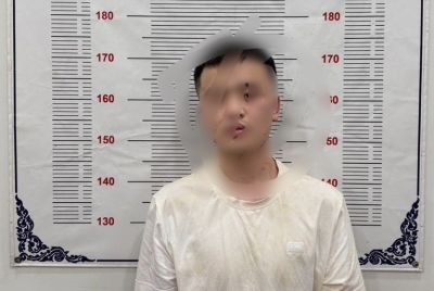 金边中国男子吸毒持枪伤人，当晚被捕！