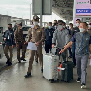 警方今日逮捕涉嫌巨额诈骗的著名寿司店老板