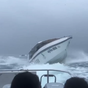 惊魂时刻！快艇从甲米返程中遭遇巨浪