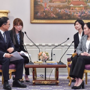 长安汽车董事长朱华荣拜会泰国总理佩通坦