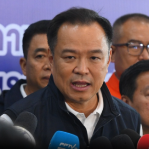 被踢出内政部就能当反对派？