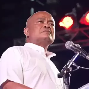 红衫军领袖放话：不让步，不谈辞职，只要驱逐佩通坦！