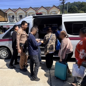 泰国12人非法越境柬埔寨被押解回国