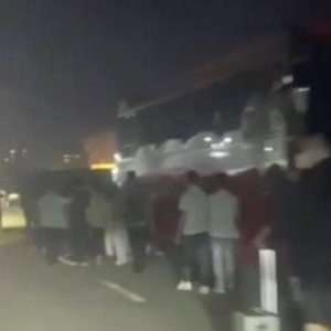 国公王园区自保 拒绝20余辆大巴转移人马