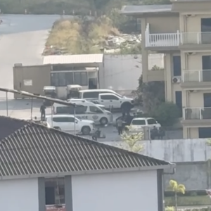 西港金贝6搬迁,警方“无缝衔接”围控?