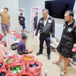 泰警方端毒工厂，查获上万颗摇头丸