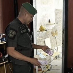 AirPods成破案关键！泰国警察缉获523克冰毒