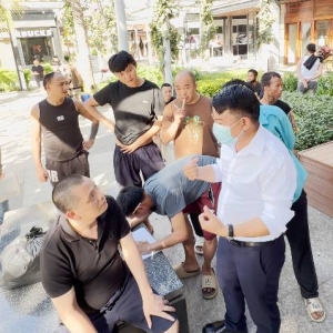 满身伤痕！中国人逃离柬埔寨园区