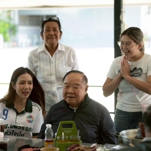 巴逸正式淡出政坛，转身开启“吃货人生”