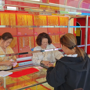 Trang金行人气高涨,市民纷纷买金