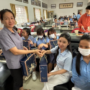 菲华商联携手菲中电视台，推出华校教师专访!