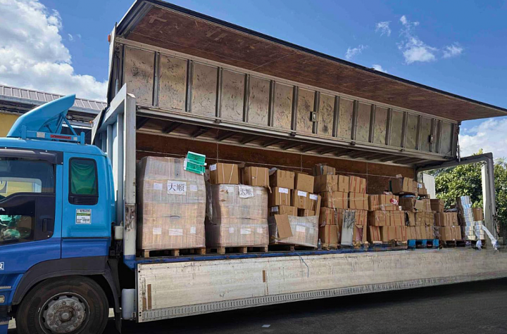 6名中国籍男子涉非法卷烟，菲海关现场抓获!