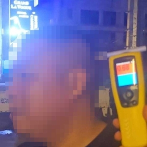 醉酒驾车辱警! 中国男子及柬籍妻子被刑事起诉